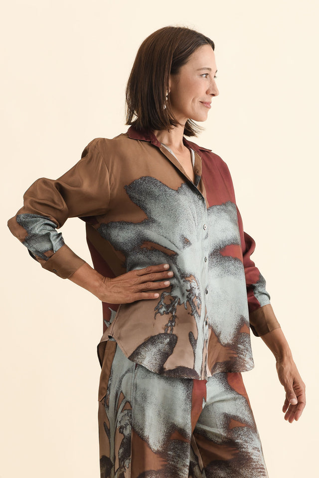 Palisades Mocha Floral Silk Shirt,Brunette model,alt text|model:Cara image 3