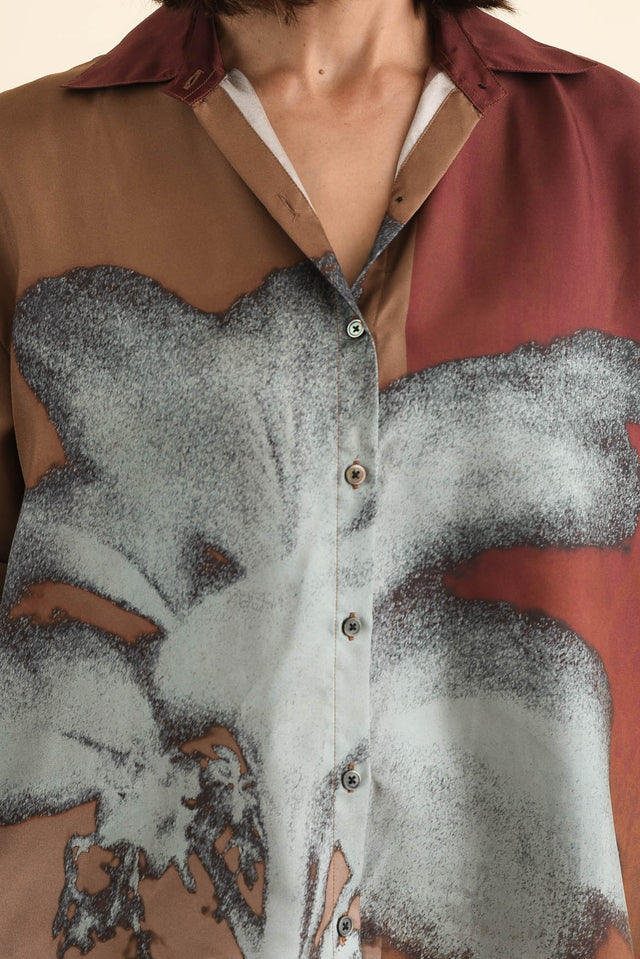 Palisades Mocha Floral Silk Shirt,Brunette model,alt text|model:Cara image 5