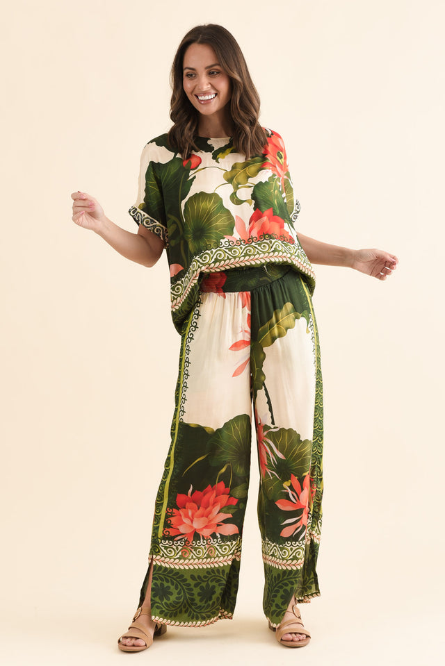 Payson Green Flower Pocket Pants,Full Body,Brunette model,alt text|model:MJ