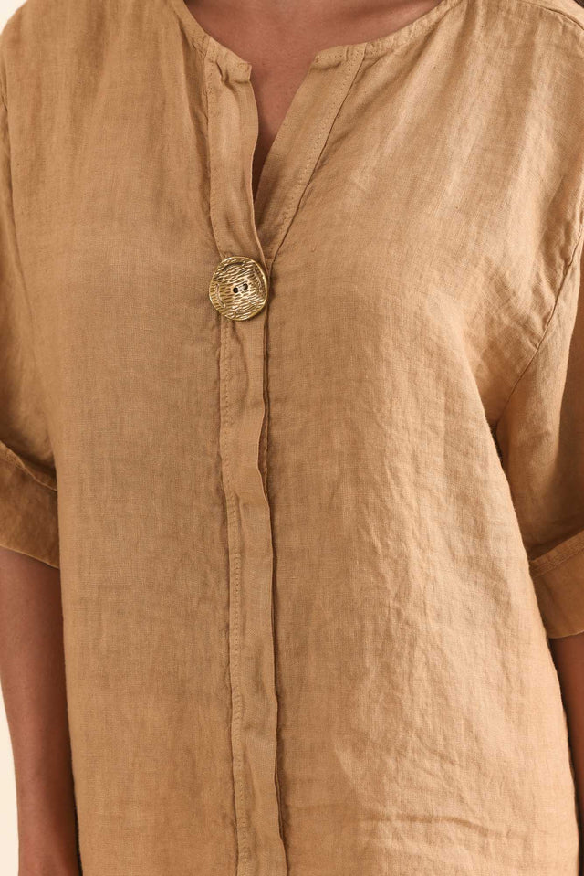 Payton Camel Linen Button Top,Detail,Brunette model,alt text|model:Brontie image 5