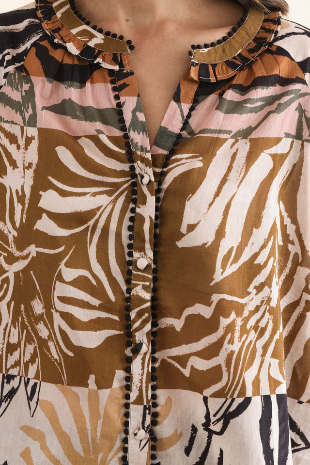Piccolo Brown Palm Cotton Blouse,Detail,Brunette model,alt text|model:Cara image 5