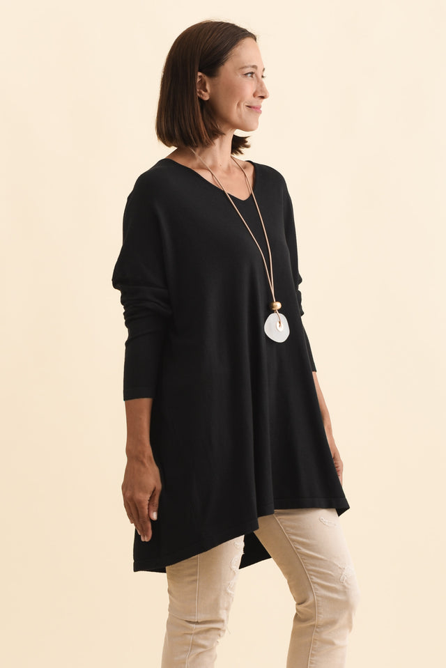 alt text|model:Cara image 3