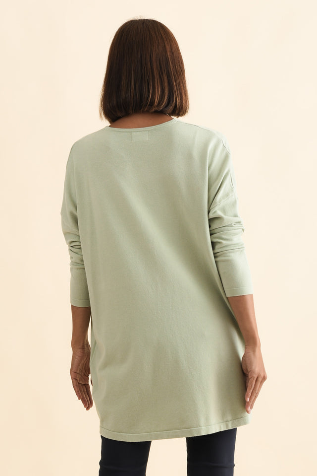 alt text|model:Cara image 4