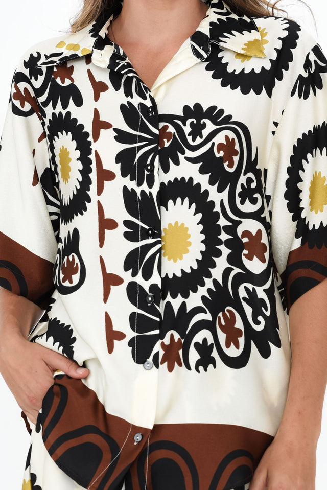Playa Cream Abstract Collared Shirt,Brunette model,alt text|model:Johanna image 7