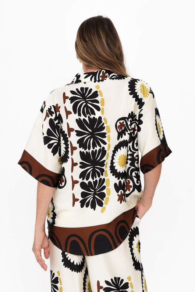 Playa Cream Abstract Collared Shirt,Brunette model,alt text|model:Johanna image 6