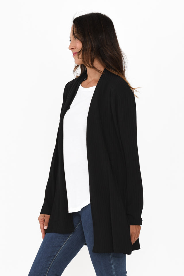 alt text|model:Cara image 4