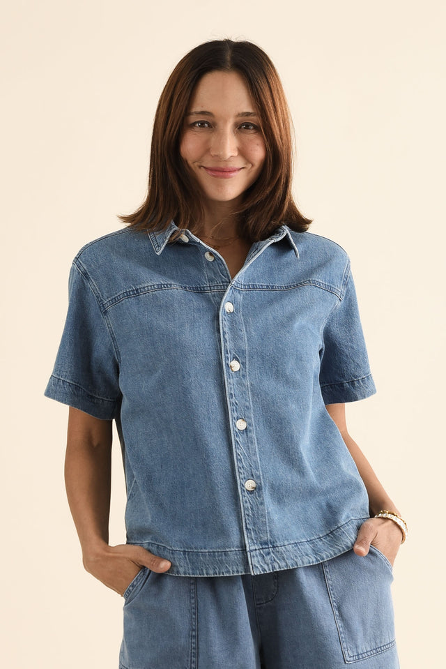 Quinn Blue Denim Collared Shirt,brunette model,Front of Outfit,alt text|model:Cara image 1