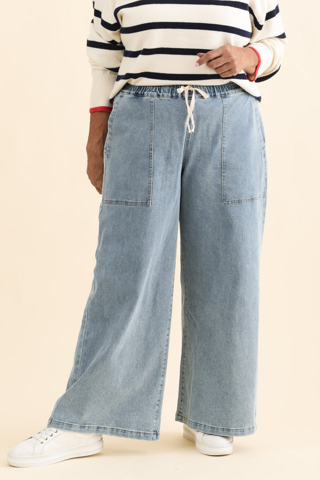 Quinn Light Blue Cotton Jogger Pants,Brunette model,alt text|model:Pilita image 8