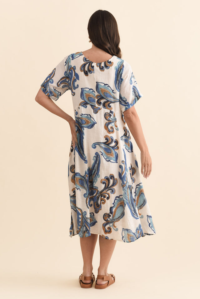 alt text|model:MJ image 5