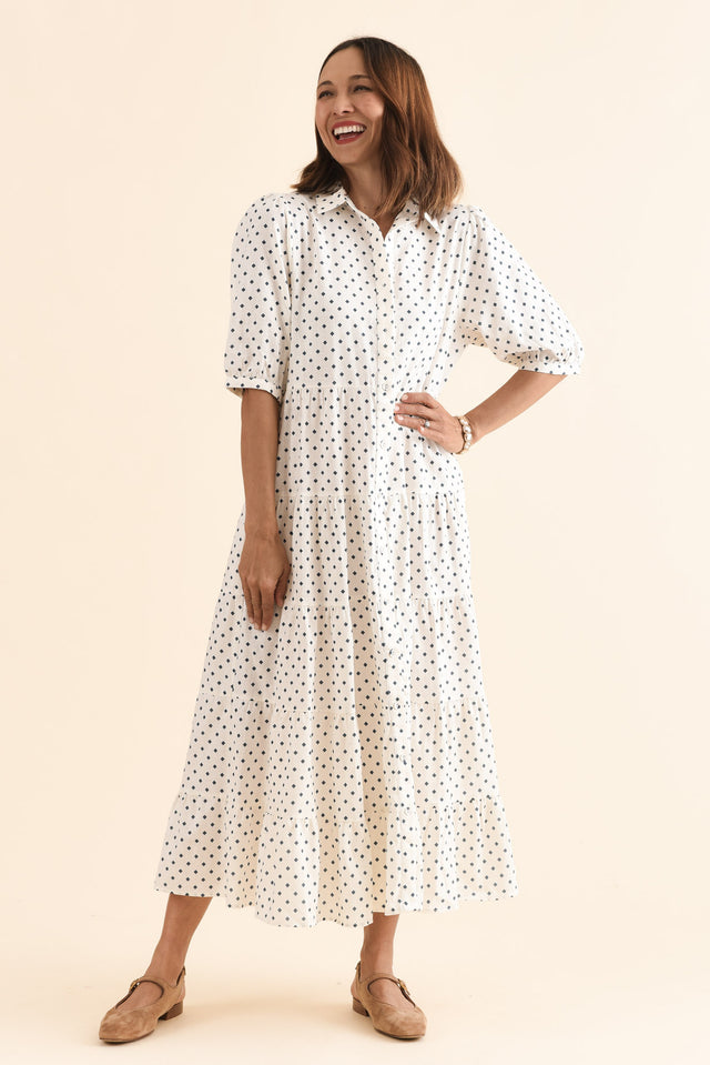 Raymond Navy Diamond Linen Button Dress,Full Body,Brunette model,alt text|model:Cara image 6