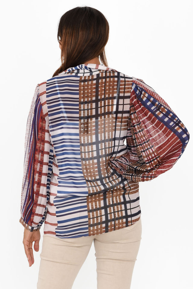 alt text|model:Cara image 5