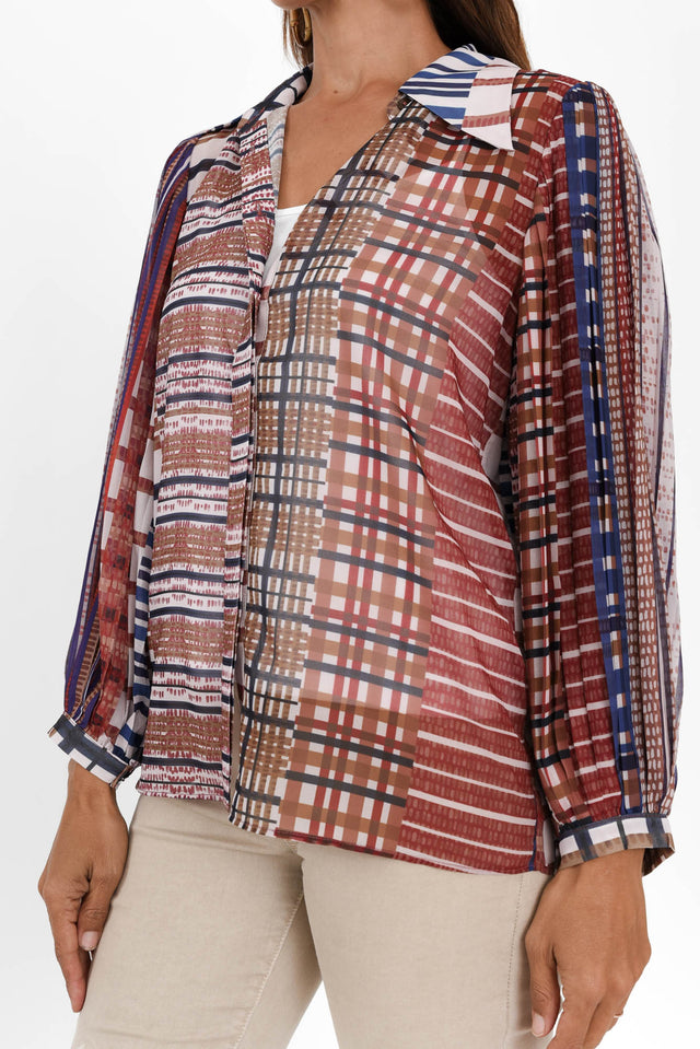 alt text|model:Cara image 6