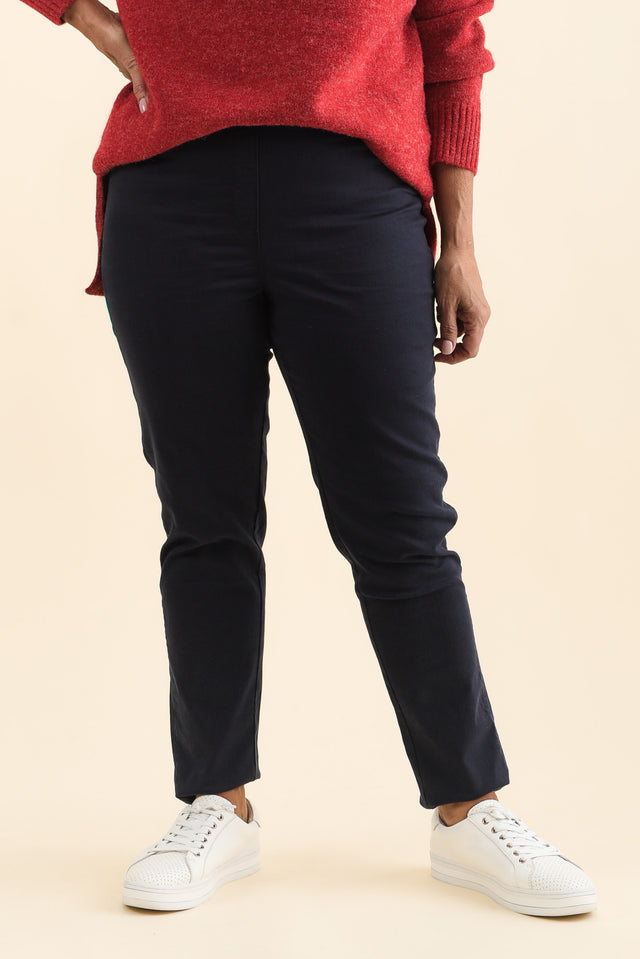 Reed Navy Stretch Cotton Pants,Brunette model,alt text|model:Pilita image 9