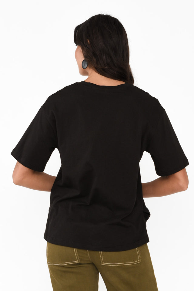 Relax Black Cotton Tee,Brunette model,alt text|model:Brontie image 5