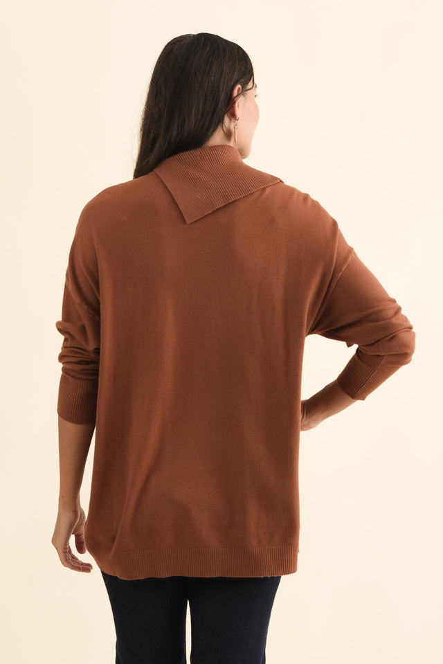 Renfrey Chocolate Knit Jumper,Brunette model,alt text|model:Brontie image 5