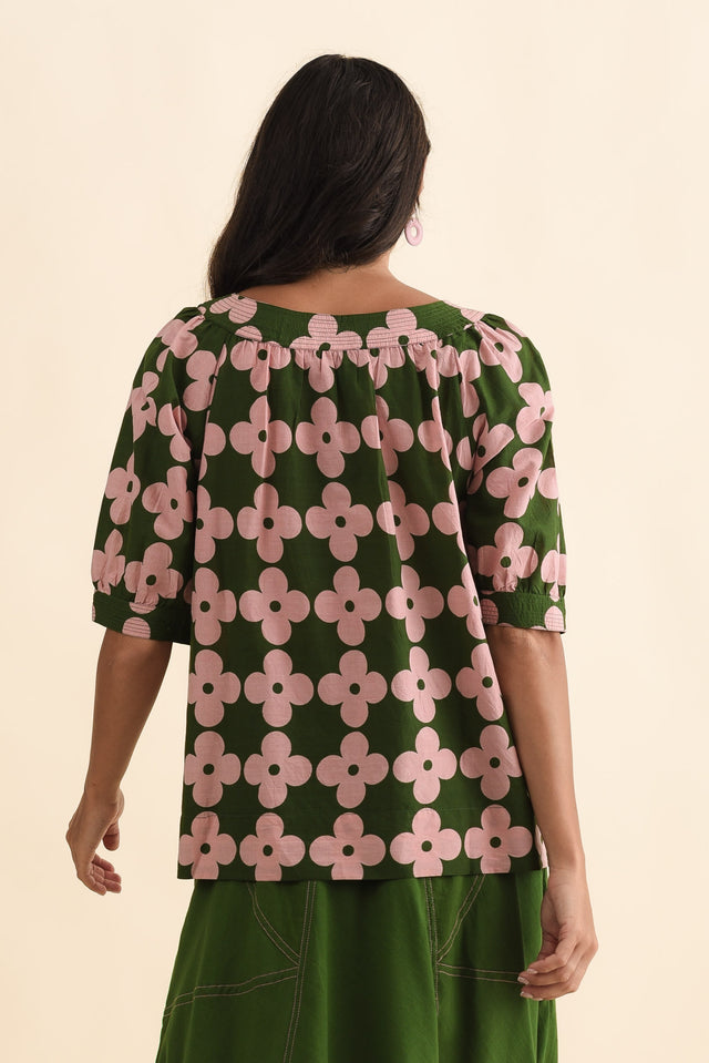 Rhea Green Geo Cotton Top,Brunette model,alt text|model:Brontie image 5