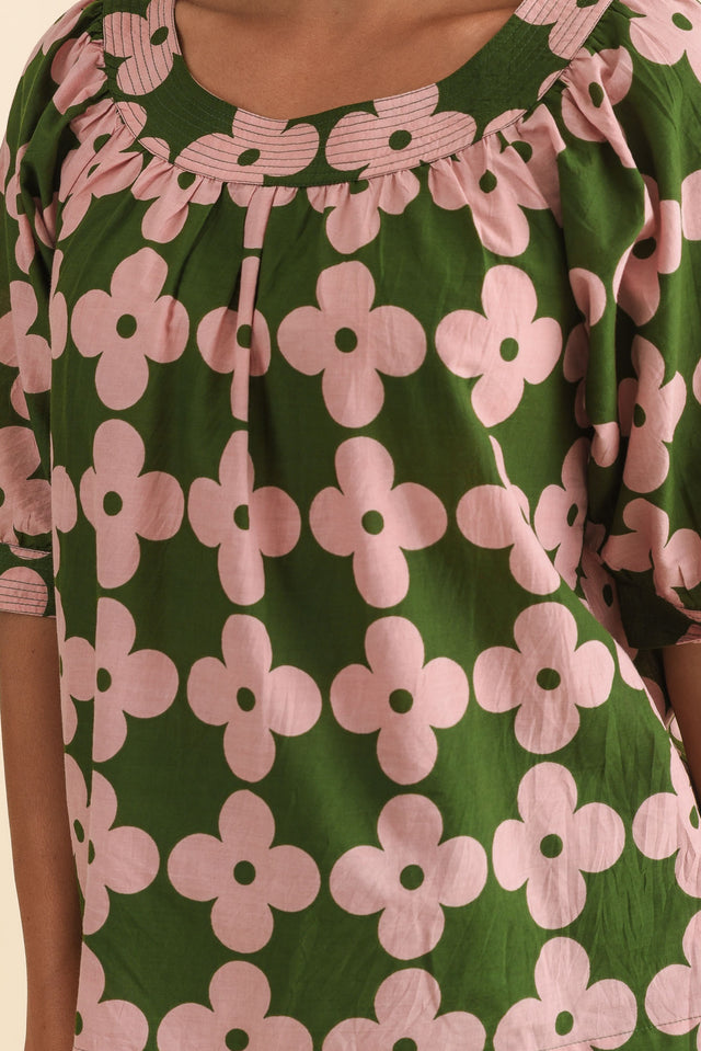 Rhea Green Geo Cotton Top,Brunette model,alt text|model:Brontie image 6