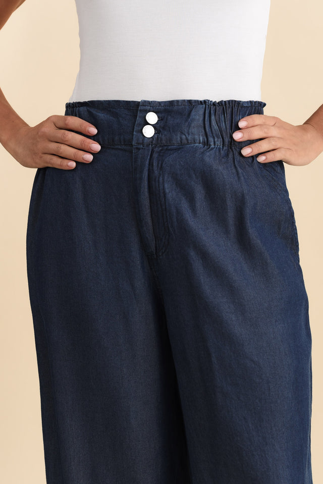 alt text|model:Brontie image 7