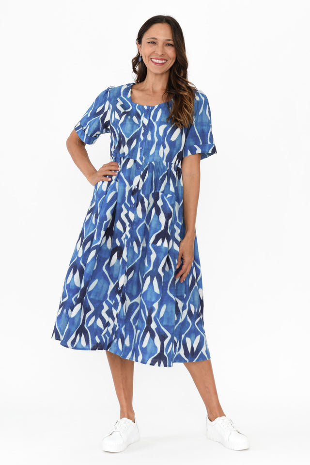 alt text|model:Cara image 3