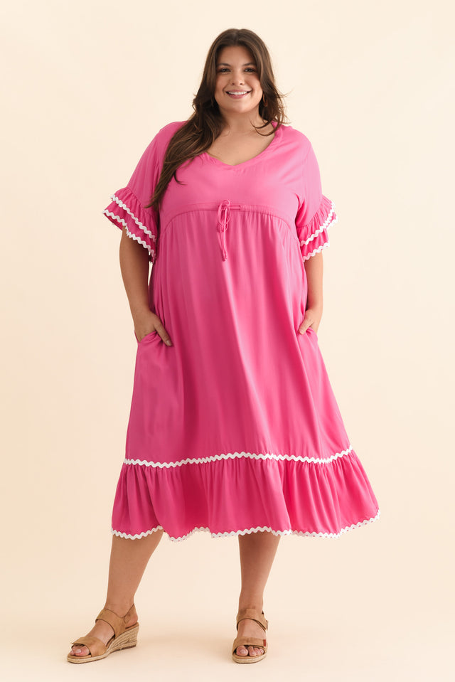 plus-size,curve-dresses,plus-size-sleeved-dresses,plus-size-midi-dresses,plus-size-evening-dresses,plus-size-wedding-guest-dresses,plus-size-cocktail-dresses,plus-size-formal-dresses,plus-size-mother-of-the-bride-dresses,plus-size-race-day-dresses,plus-size-summer-dresses,alt text|model:Gabby image 8