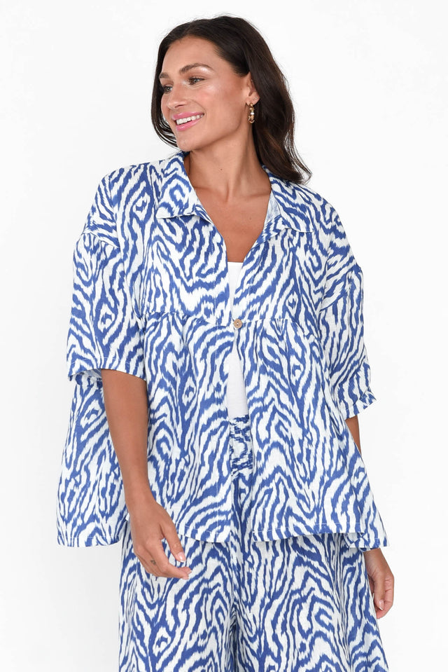 Rosemary Blue Animal Linen Button Top neckline_V Neck  alt text|model:Brontie;wearing:One Size image 1