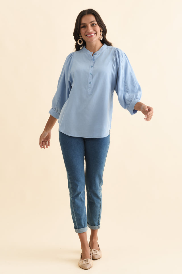 alt text|model:Brontie image 3