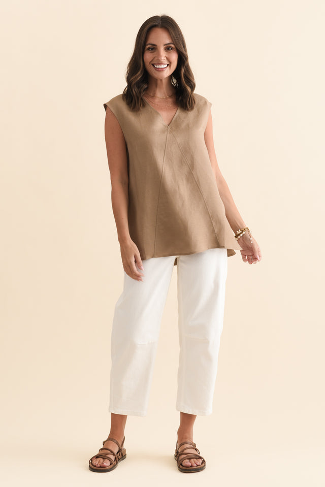 Roxie Mocha Linen Blend V Neck Tank,Brunette model,alt text|model:MJ image 3