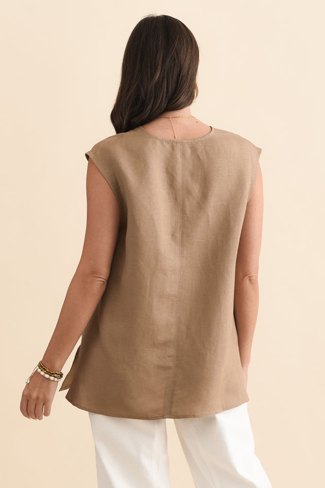 Roxie Mocha Linen Blend V Neck Tank,Brunette model,alt text|model:MJ image 5