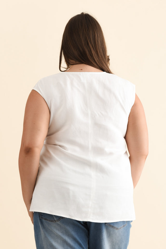 Roxie White Linen Blend V Neck Tank,Brunette model,alt text|model:Gabby image 11