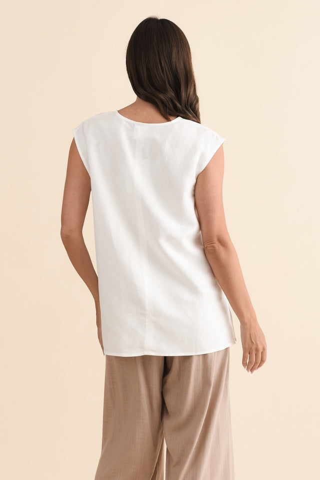 Roxie White Linen Blend V Neck Tank,Brunette model,alt text|model:MJ image 5