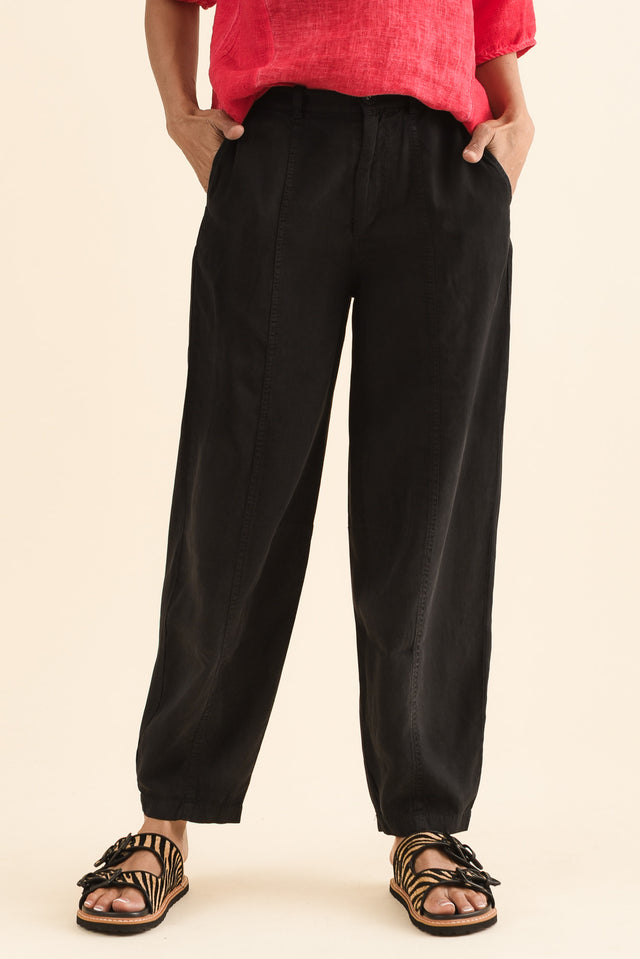 Roy Black Linen Blend Pocket Pants,Front,Brunette model,alt text|model:Cara