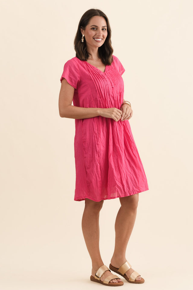 Sabina Fuchsia Crinkle Cotton Dress,Brunette model,alt text|model:MJ image 7