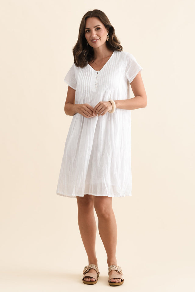 Sabina White Crinkle Cotton Dress,Brunette model,alt text|model:MJ image 8