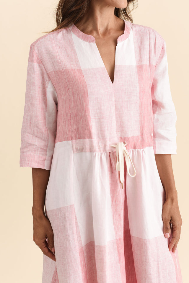 alt text|model:Cara image 5