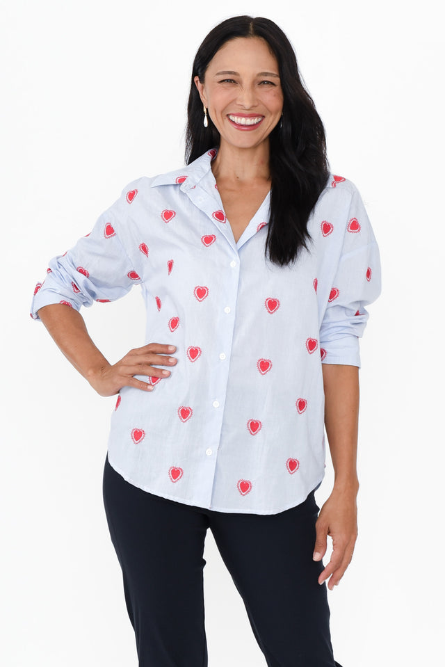 alt text|model:Cara image 3