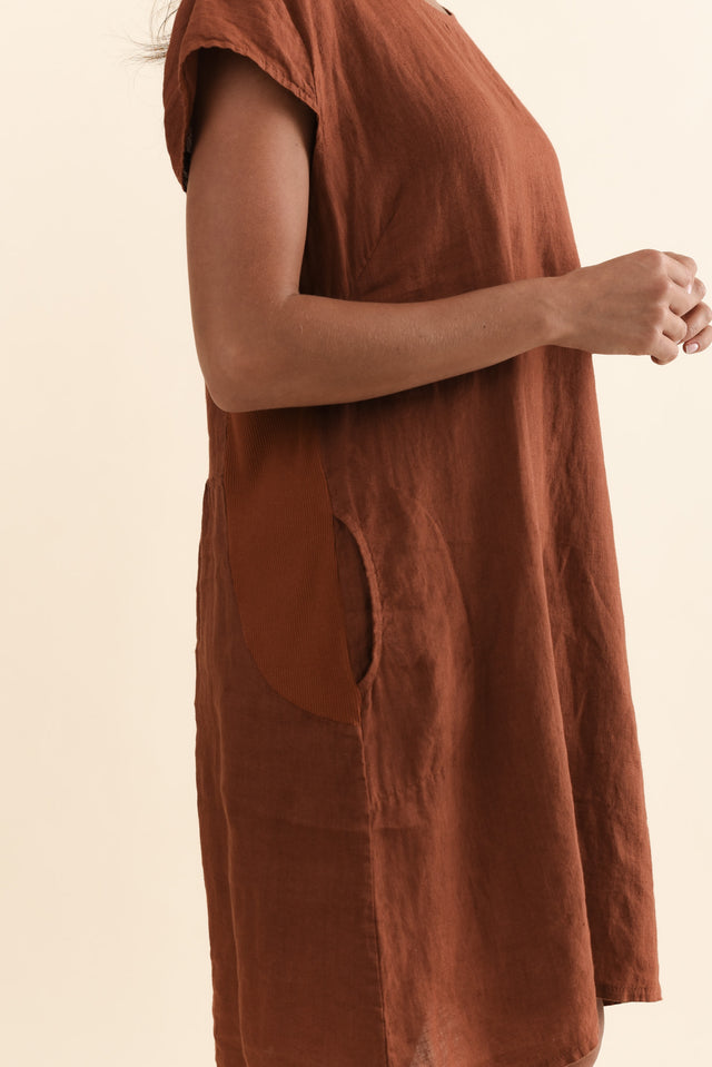 alt text|model:Brontie image 6