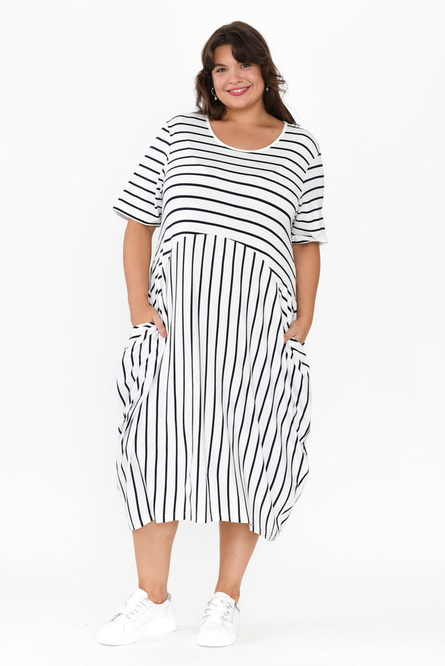 Samiya White Stripe Bamboo Dress,Brunette model,plus-size,curve-dresses,plus-size-sleeved-dresses,plus-size-midi-dresses,plus-size-bamboo-dresses,plus-size-summer-dresses,alt text|model:Gabby image 12