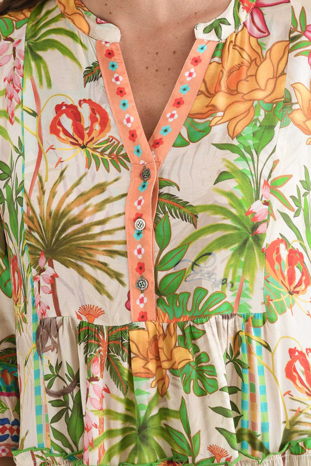Sandy Green Palm Pocket Dress,Detail,Brunette model,alt text|model:MJ image 5