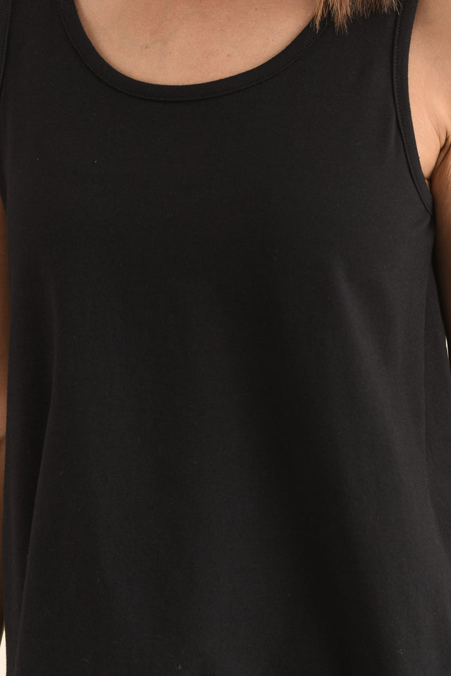 Satine Black Cotton Pleated Tank,Detail,Brunette model,alt text|model:Cara image 5