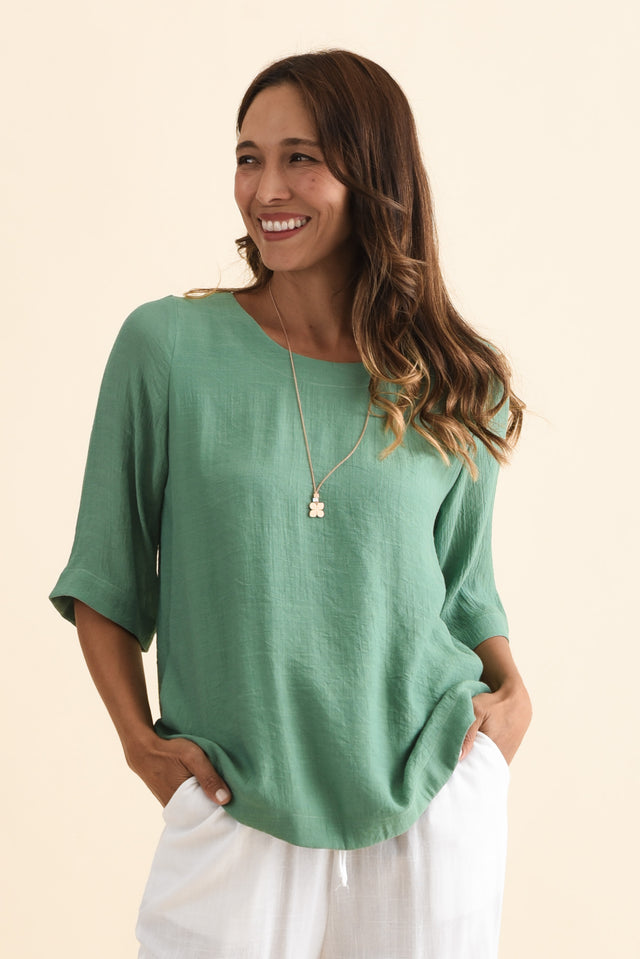 alt text|model:Cara image 1