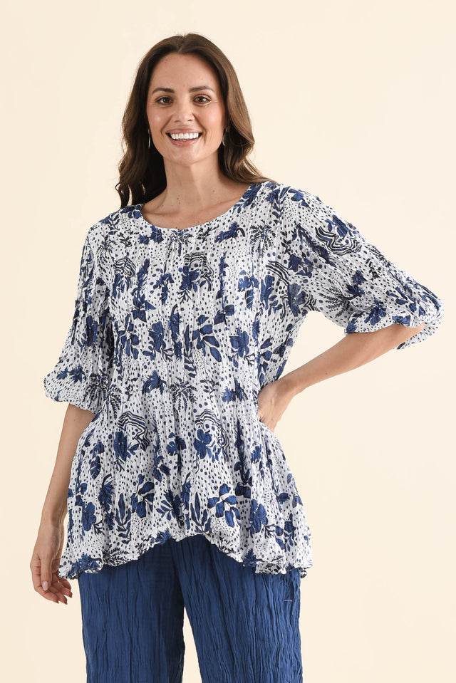 Selma Blue Garden Crinkle Cotton Top,Front,Brunette model,alt text|model:MJ image 1