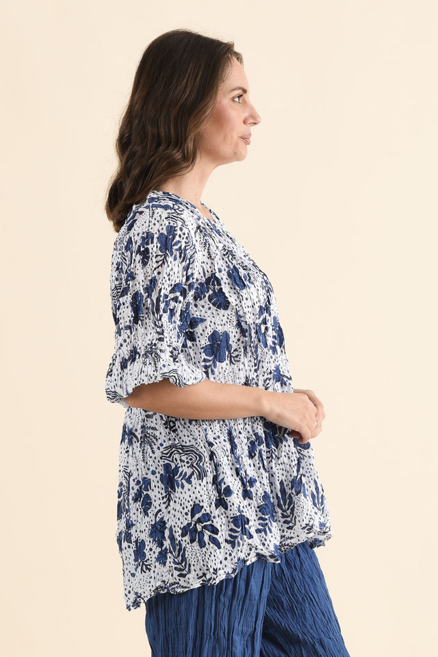 Selma Blue Garden Crinkle Cotton Top,Side,Brunette model,alt text|model:MJ image 3