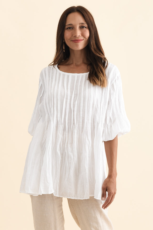 Selma White Crinkle Cotton Top,Brunette model,alt text|model:Cara