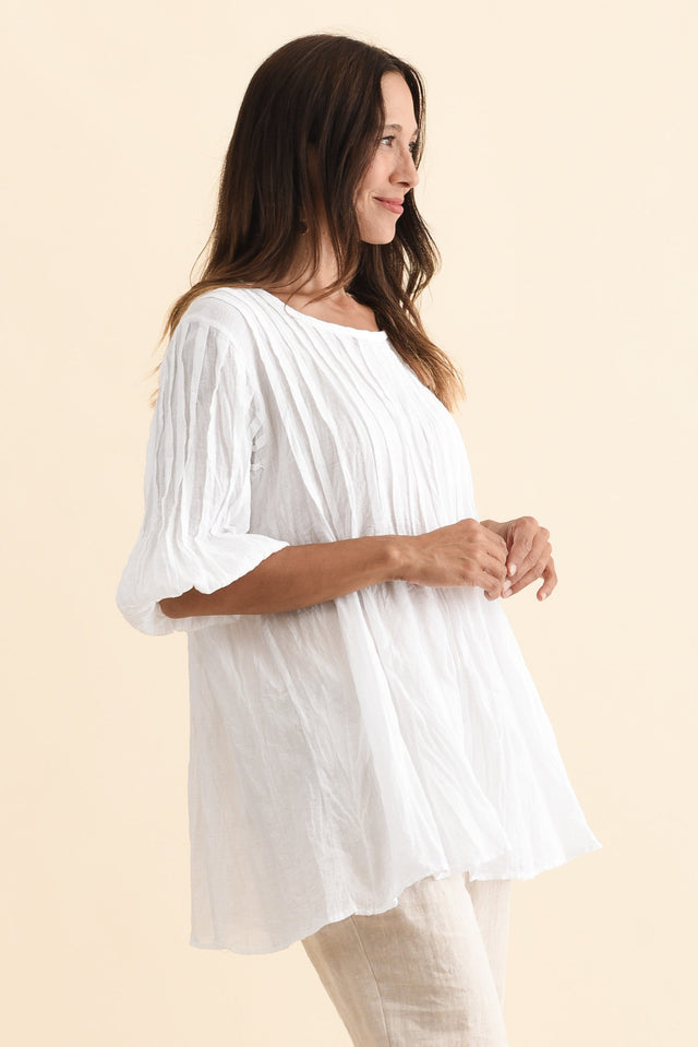 Selma White Crinkle Cotton Top,Brunette model,alt text|model:Cara image 6