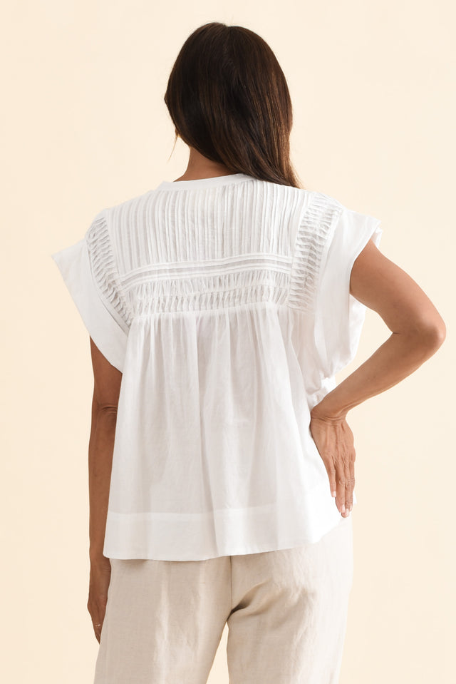 alt text|model:Cara image 5