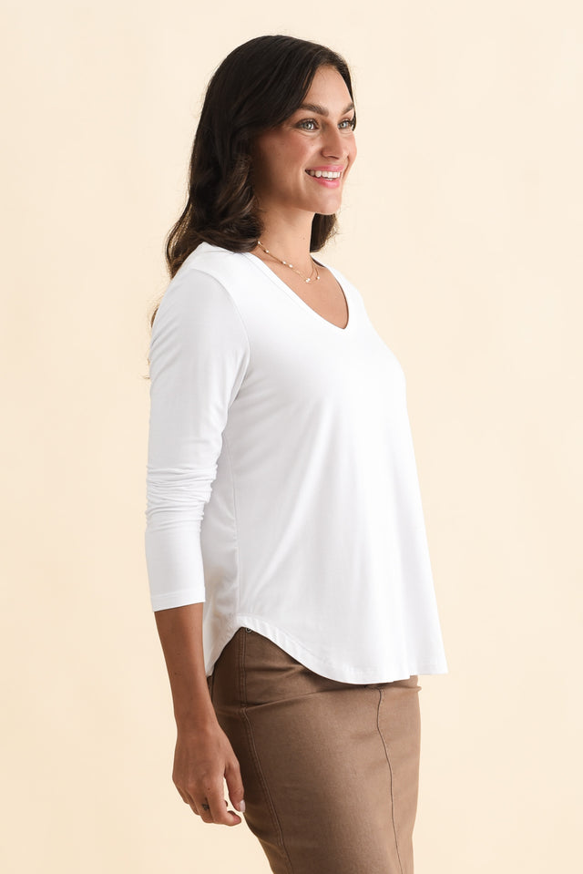 Sia White Bamboo V Neck Top,Brunette model,alt text|model:Brontie image 5