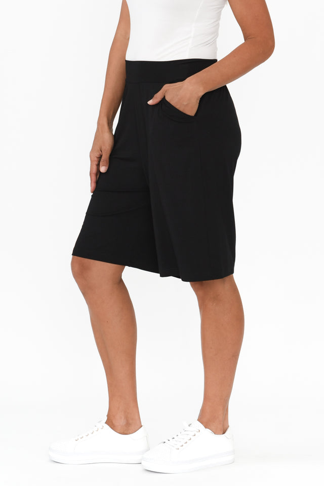 alt text|model:Cara image 4