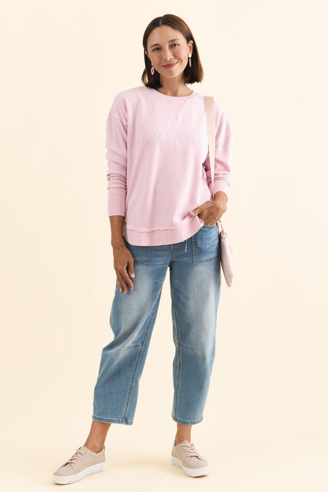 Simplified Blush Cotton Crewneck Sweatshirt,Brunette model,alt text|model:Cara image 4