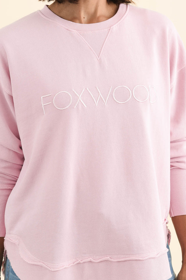 Simplified Blush Cotton Crewneck Sweatshirt,Brunette model,alt text|model:Cara image 7