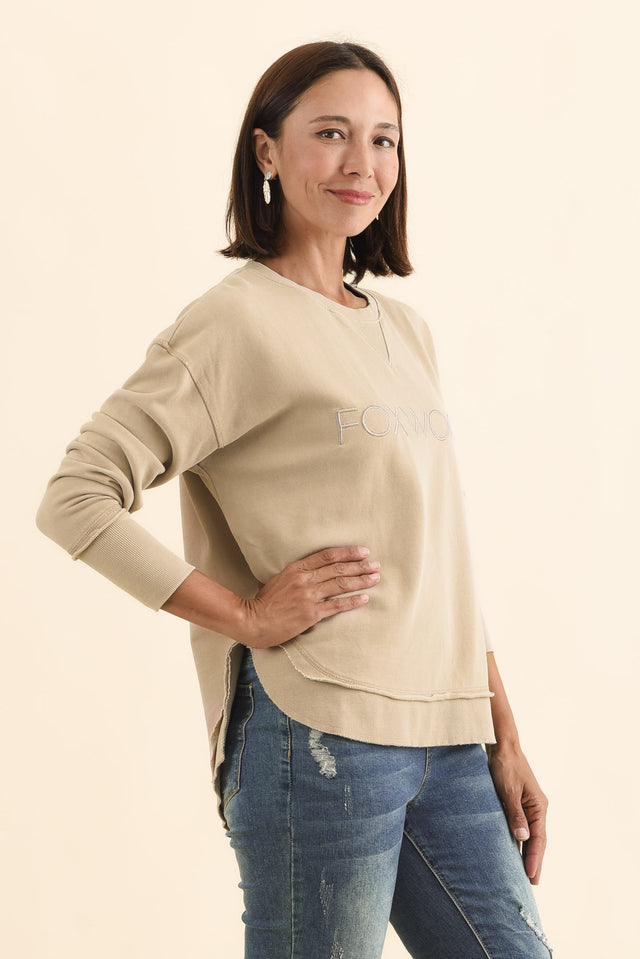 Simplified Oat Cotton Crewneck Sweatshirt,Brunette model,alt text|model:Cara image 6